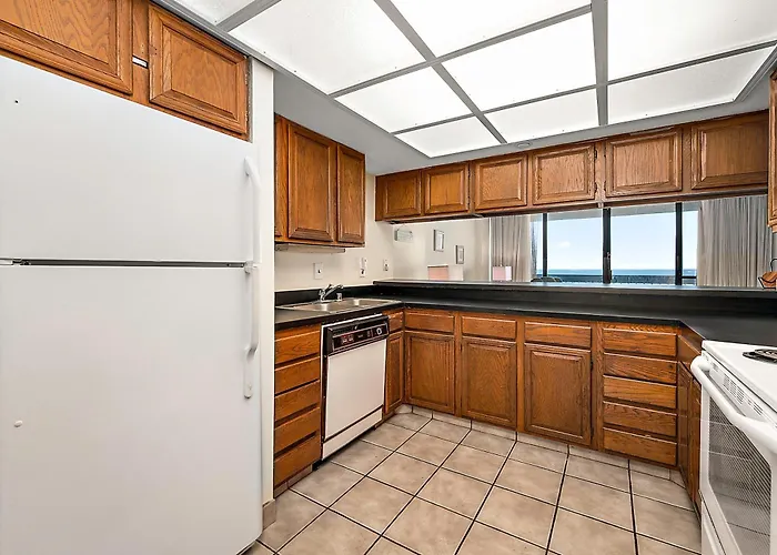 Century One-beautiful 2 Bedroom / 2 Bathroom Beachfront With Indoor Pool