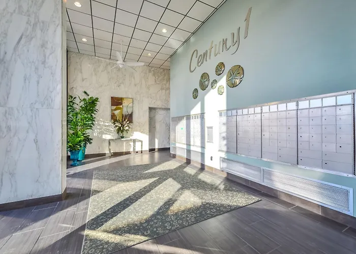 Century One-beautiful 2 Bedroom / 2 Bathroom Beachfront With Indoor Pool