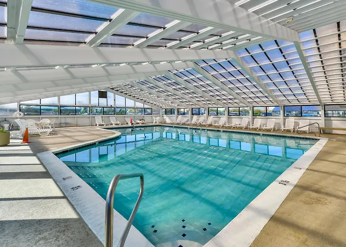 Century One-beautiful 2 Bedroom / 2 Bathroom Beachfront With Indoor Pool Ferienhaus *
